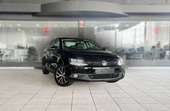 VOLKSWAGEN JETTA 2.0 COMFORTLINE FLEX 4P TIPTRONIC